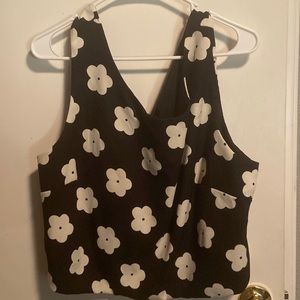 2X Soprano brand sleeveless fully lined cropped top, black with w/floral print